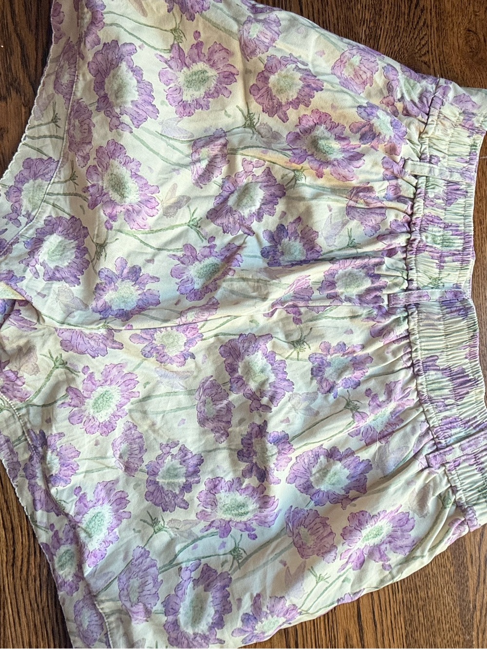 Entro Purple Flower Pleated front shorts. Zipper/hook front Pockets. EUC M - Picture 7 of 9